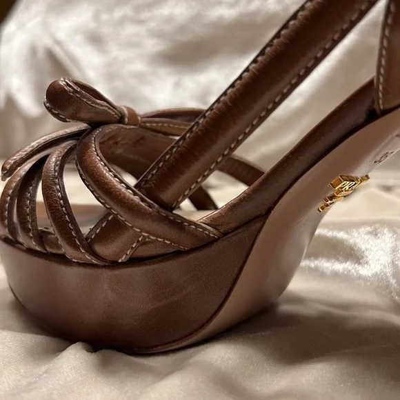 靴 Prada Leather Strap Heels PRADA Modellerie Leather Mary Jane Triangle Logo Pumps Heels